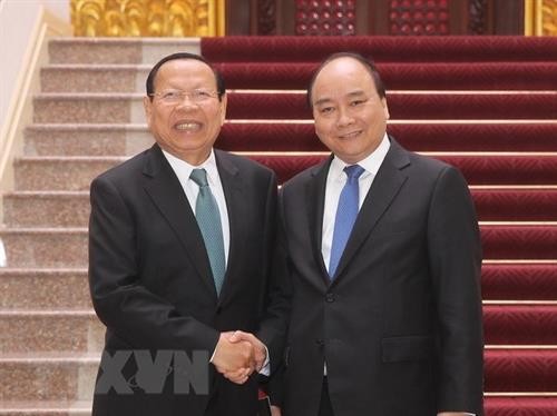 越南政府总理阮春福会见柬埔寨计划部大臣蔡唐