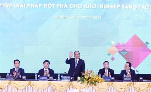 政府总理阮春福：政府将为青年创新创业创造最好的条件