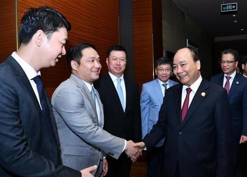政府总理阮春福会见中国各大集团领导