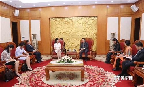 越共中央对外部部长黄平君会见朝鲜社会主义妇女同盟代表团