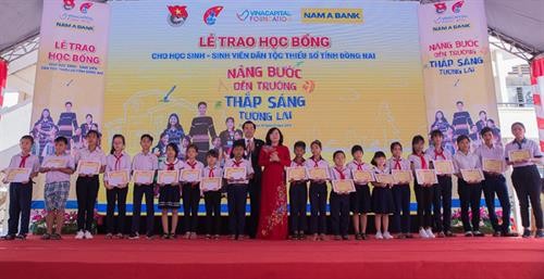 Tăng cường dạy tiếng Việt cho học sinh vùng dân tộc thiểu số ở Đồng Nai