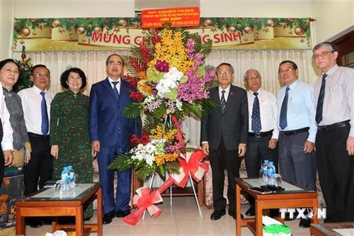 胡志明市领导人走访越南南方福音教教会