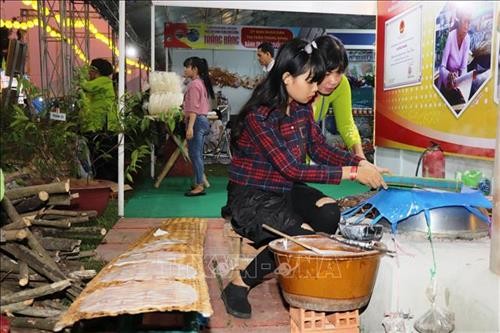 Khai mạc Tuần lễ Văn hóa, Du lịch nghề làm bánh tráng phơi sương Trảng Bàng Tây Ninh lần 2 năm 2018