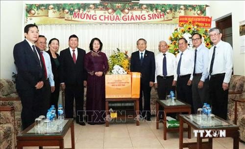  国家副主席邓氏玉盛：越南南方福音教教会联合会