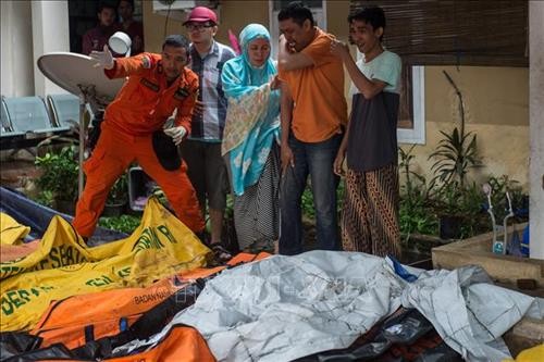 越南领导人就印尼万丹省遭海啸袭击向印尼领导人致慰问电