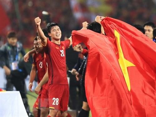 2019年亚洲杯：越南队与朝鲜队进行足球友谊赛