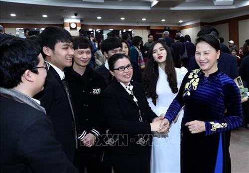 韩国媒体纷纷报道越南国会主席访韩之旅