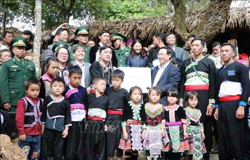 Phó Thủ tướng Vương Đình Huệ thăm mô hình du lịch cộng đồng Sin Suối Hồ