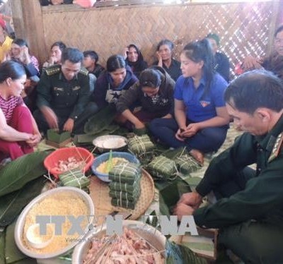 Ngày hội Bánh chưng xanh mang Xuân về với đồng bào dân tộc thiểu số ở Kon Tum