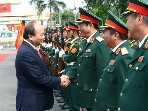 政府总理阮春福：第五军区司令部应继续树立胡伯伯部队的美好形象