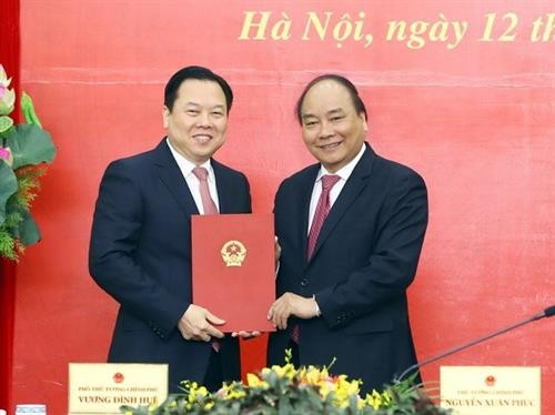 越南政府总理阮春福：早日把国有企业移交给企业国有资产管理委员会