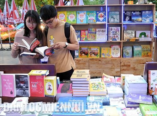 Thành phố Hồ Chí Minh khai mạc Lễ hội Đường sách Tết Mậu Tuất 2018