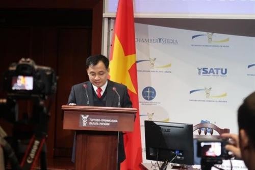 越南驻乌克兰大使同基辅市长交谈