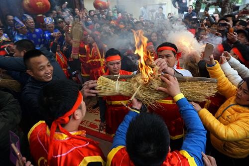 Nét văn hóa độc đáo Lễ hội thổi cơm thi làng Thị Cấm