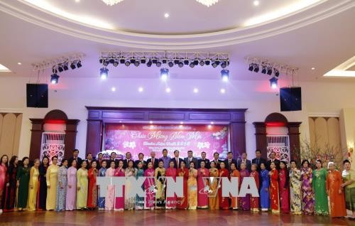 老挝川圹省越南人同乡会举行2018年新春见面会