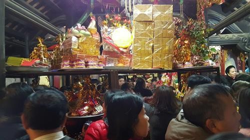 建议取消在佛教祭拜地烧纸钱和纸扎祭品的习俗