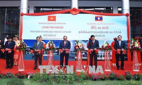 越南政府总理阮春福出席老挝科学技术干部培训中心落成仪式