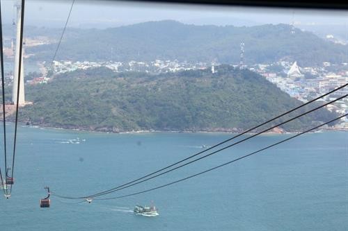 坚江省：世界最长的游览缆车投入运营