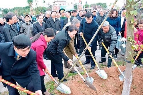 越南国会主席阮氏金银出席海阳省植树节启动仪式