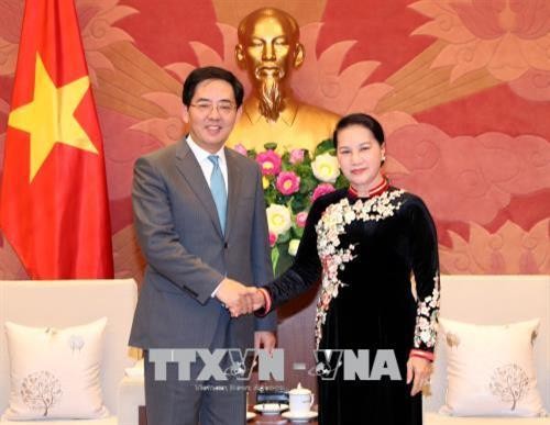 越南国会主席阮氏金银会见前来辞行拜会的中国驻越大使洪小勇