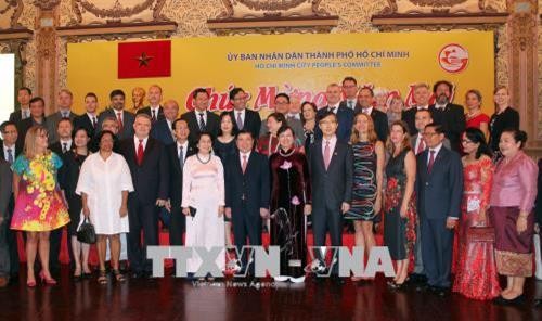 Thành phố Hồ Chí Minh gặp mặt các cơ quan đại diện nước ngoài
