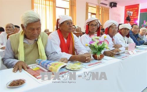 Ninh Thuận gặp mặt trí thức, chức sắc tôn giáo, người có uy tín trong đồng bào các dân tộc