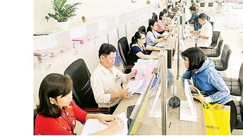 Thành phố Hồ Chí Minh thí điểm chi thu nhập tăng thêm cho cán bộ, công chức, viên chức
