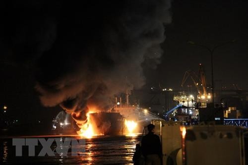 海河18号油船失火事故：火势被彻底扑灭 无人员伤亡