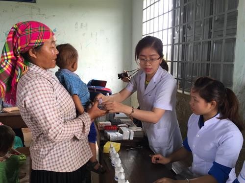 “越南项目”基金会为广治省2500名贫困者免费看病送药