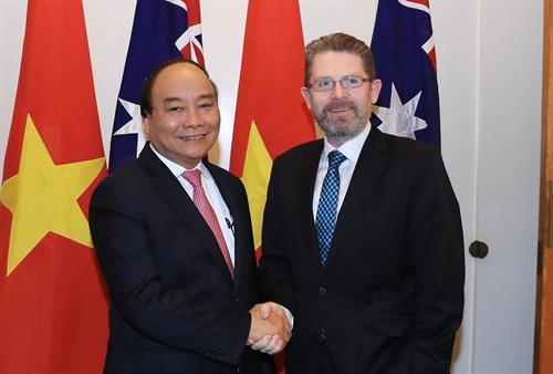政府总理阮春福会见澳大利亚参众两院议长
