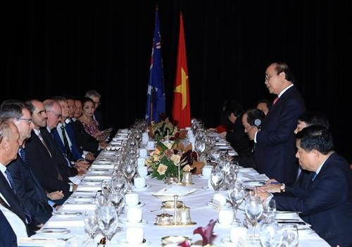阮春福与澳大利亚企业代表会面