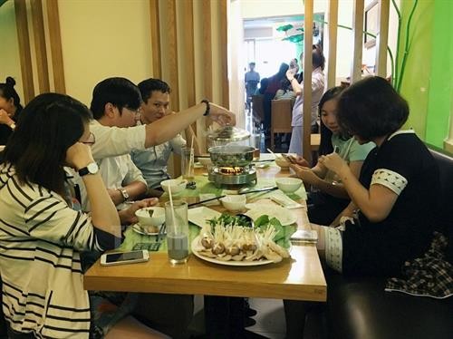 Thành phố Hồ Chí Minh: Thực phẩm chay “hút khách” dịp rằm tháng Giêng