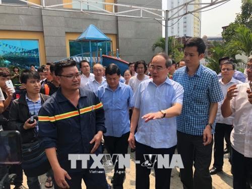 Bí thư Thành ủy Thành phố Hồ Chí Minh Nguyễn Thiện Nhân trực tiếp thăm hỏi, hỗ trợ gia đình các nạn nhân vụ cháy chung cư Carina Plaza