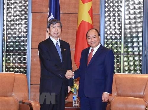越南政府总理阮春福会见亚洲开发银行主席
