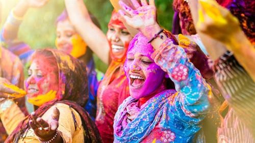 Kỳ bí lễ hội màu sắc đầu năm của người Ấn Độ
