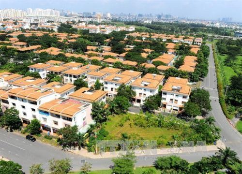 Phát triển thị trường bất động sản Thành phố Hồ Chí Minh: Cần bỏ tư duy “có tiền là xây”