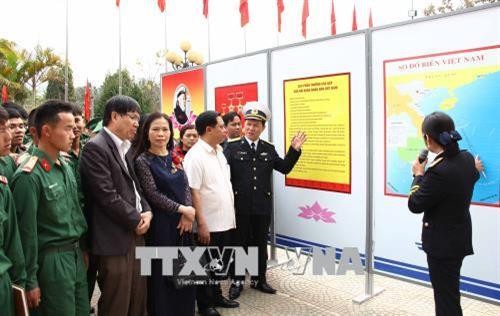 Tỉnh ủy Sơn La và Đảng ủy Quân chủng Hải quân Việt Nam phối hợp tuyên truyền về biển, đảo