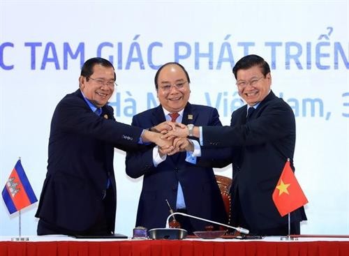 柬老越三国总理主持CLV-10 新闻发布会