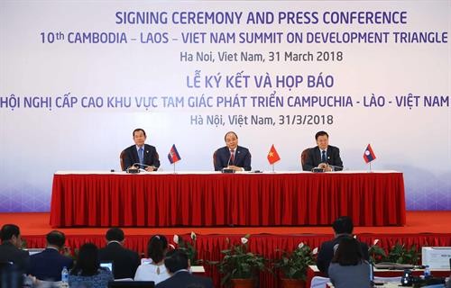 柬老越发展三角区第十届峰会圆满结束 发表联合宣言