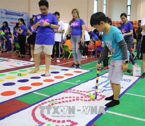 Chương trình “Ngày Việt Nam nhận thức về tự kỷ lần thứ 3 năm 2018" nâng cao nhận thức bảo vệ trẻ tự kỷ
