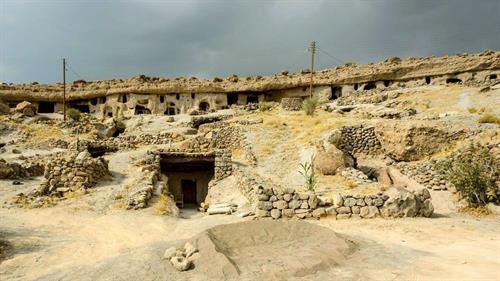 Ngôi làng hang động hơn 10.000 năm tuổi tại I–ran