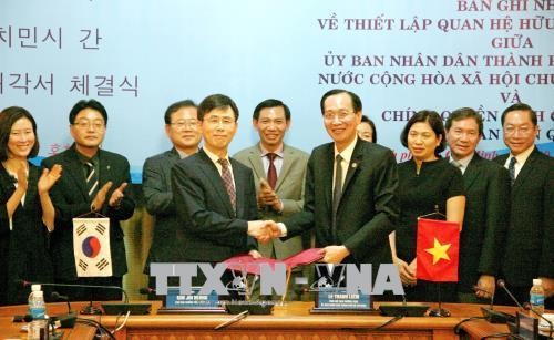 Thiết lập quan hệ hữu nghị và hợp tác giữa Thành phố Hồ Chí Minh và tỉnh Gyeonggi (Hàn Quốc)