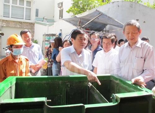 Tháo gỡ khó khăn trong thực hiện phân loại rác tại nguồn ở Thành phố Hồ Chí Minh