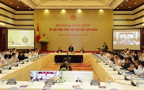 阮春福总理：改变进出口的战略思维模式 促进出口活动