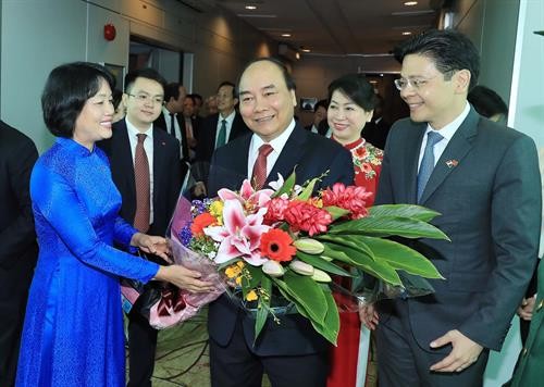 越南政府总理阮春福开始对新加坡进行正式访问