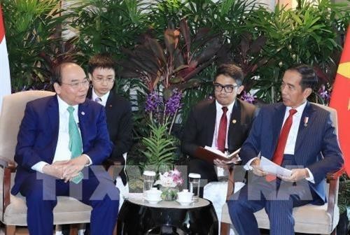 阮春福同印尼和缅甸两国总统举行双边会晤