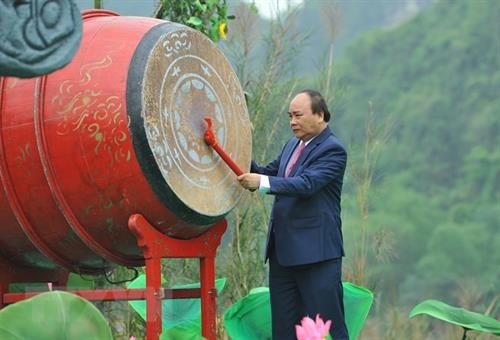 越南政府总理阮春福出席2018年长安庙会开幕式