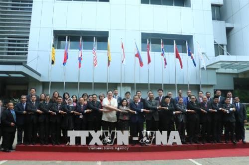 越南代表出席东盟最高审计机构举行的会议