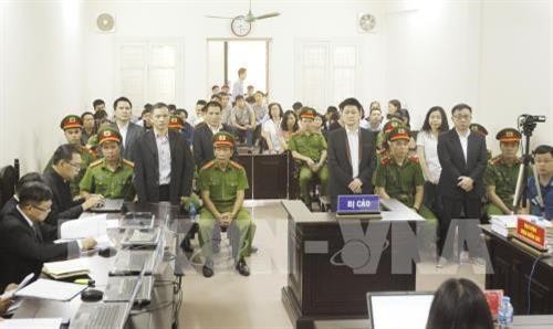 河内市人民法院以《煽动颠覆人民政府罪》开庭审理6名被告人
