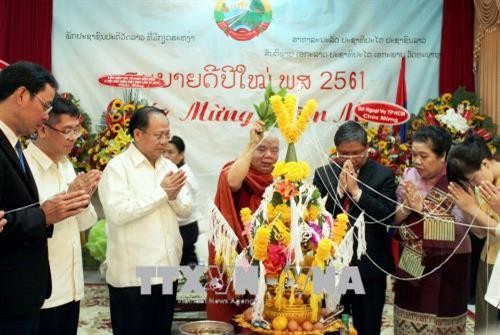 Lãnh đạo Thành phố Hồ Chí Minh chúc Tết cổ truyền Bunpimay của Lào